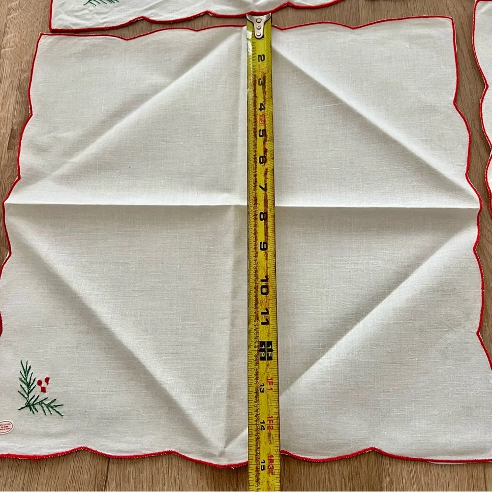4 PCs NWT Vintage‎ Dinner Cocktail Napkins Embroidered Green Red Pine Cotton 15”